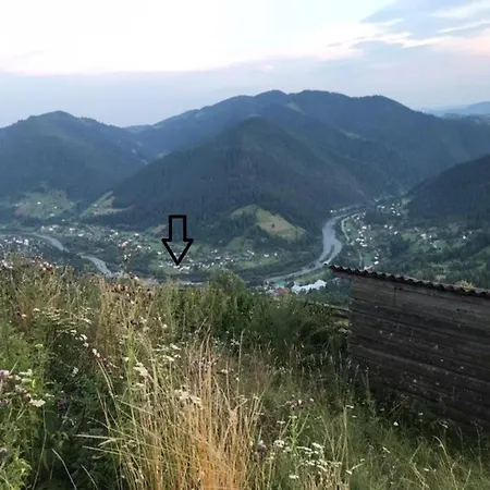 будинок в пейзажній місцевості *